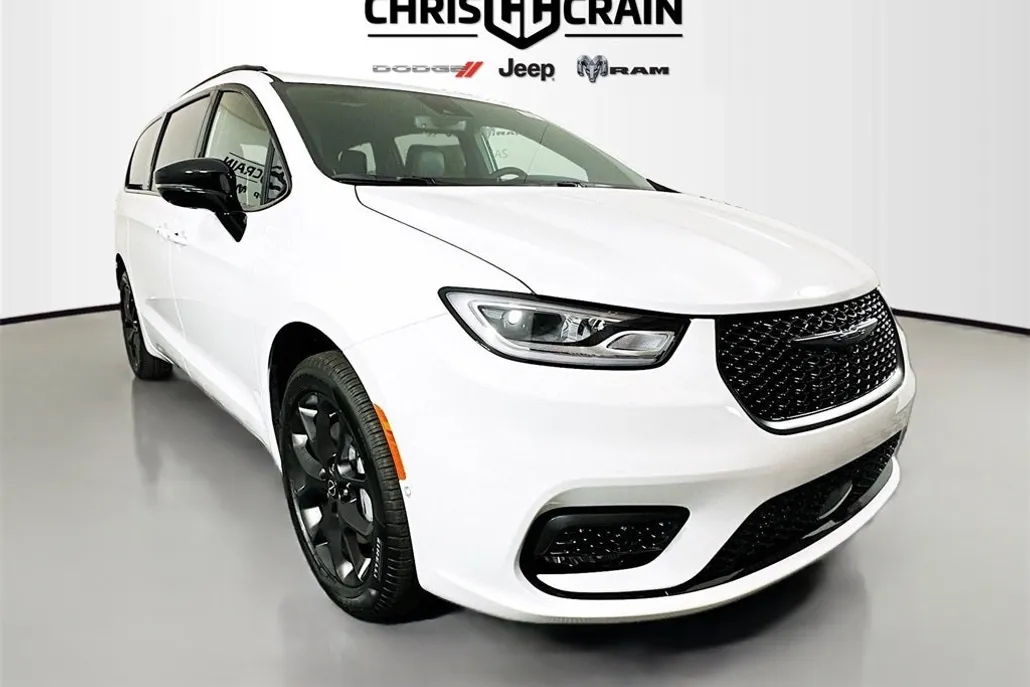 2026 Chrysler Pacifica Limited photo 1