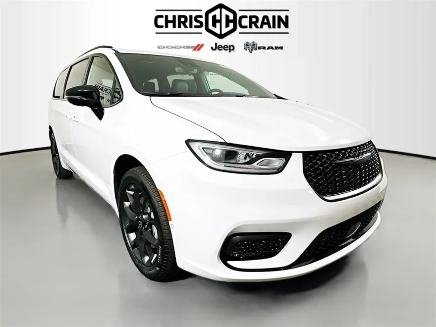 2026 Chrysler Pacifica Limited photo 1