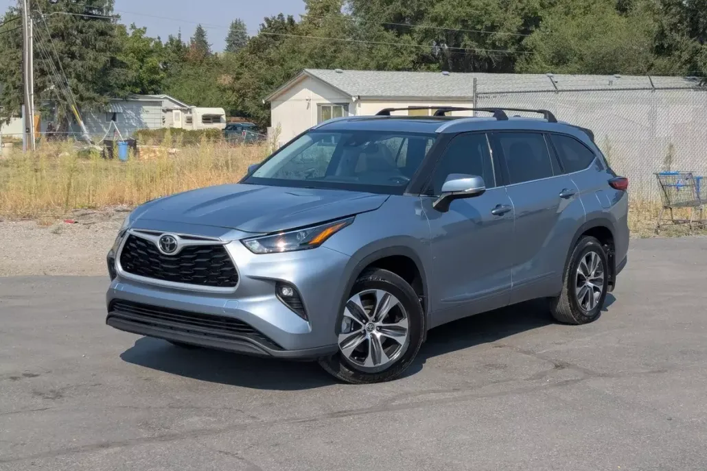 2022 Toyota Highlander XLE photo 1