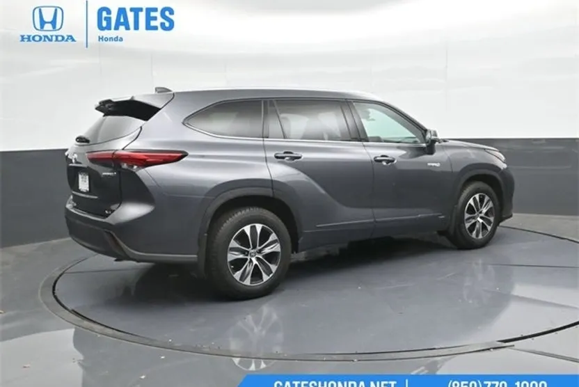 2021 Toyota Highlander Hybrid XLE photo 1