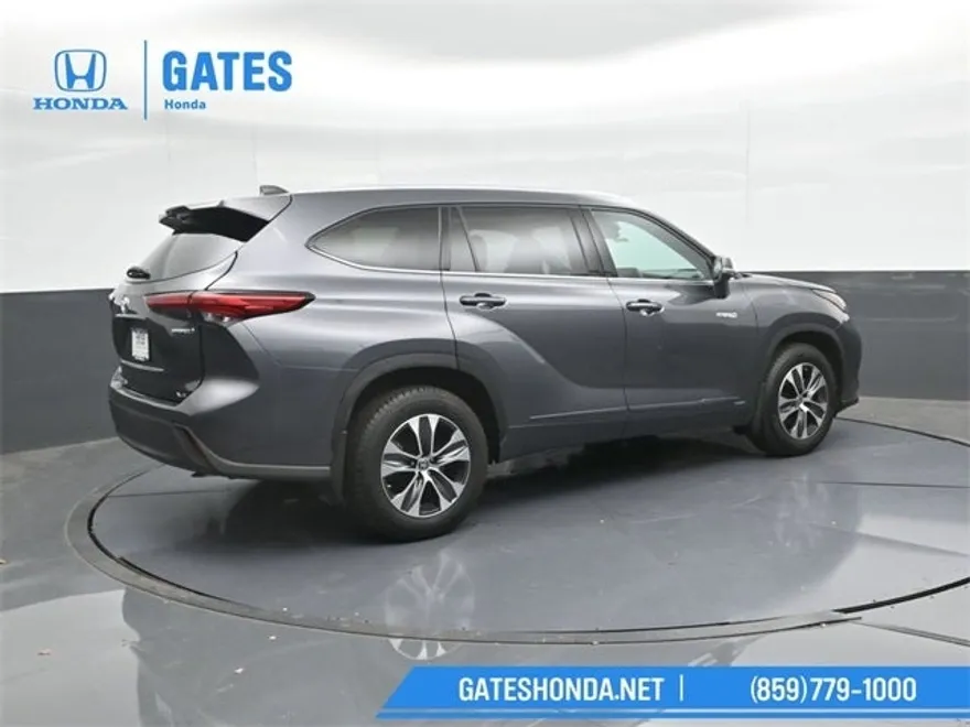 2021 Toyota Highlander Hybrid XLE photo 1