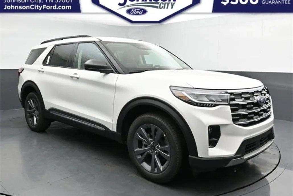 2025 Ford Explorer photo 1