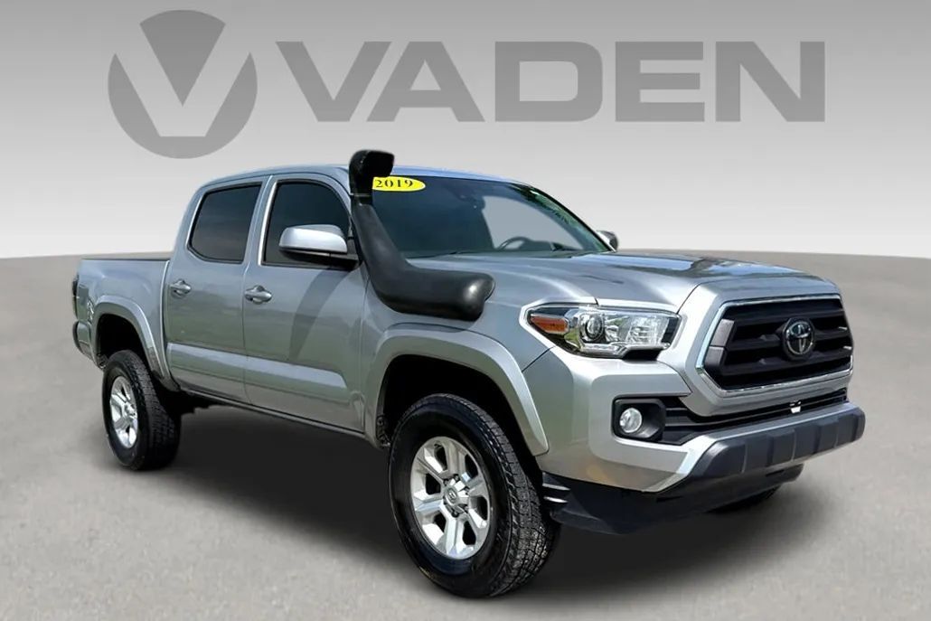2019 Toyota Tacoma 4x4 SR5 photo 1