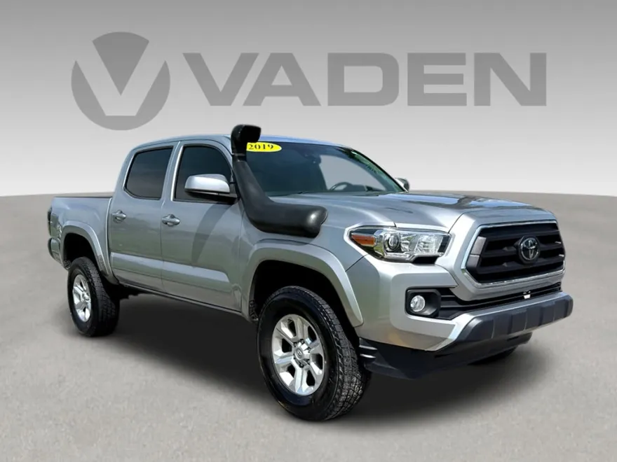 2019 Toyota Tacoma 4x4 SR5 photo 1