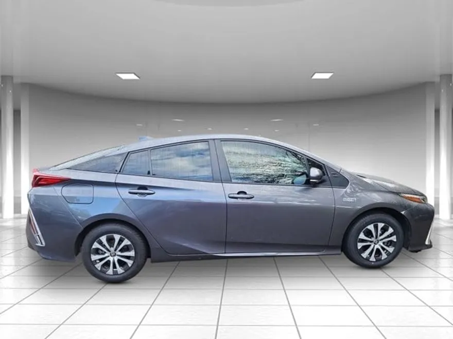 2021 Toyota Prius Prime XLE photo 1