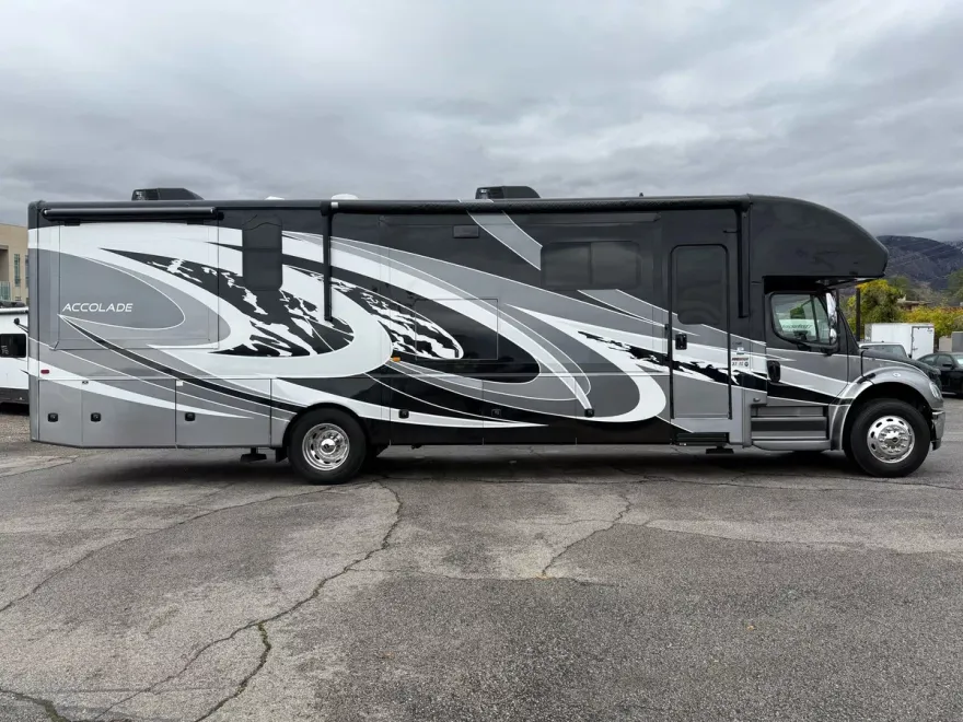 2021 Freightliner S2RV 106 Conventional cab & Chassis photo 1