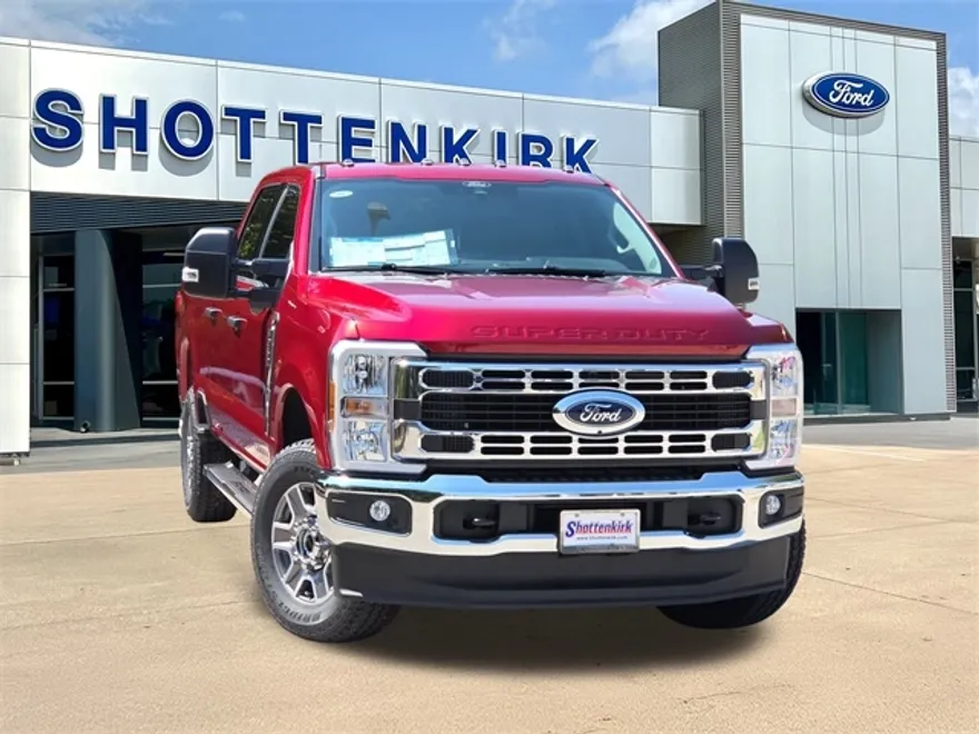 2025 Ford F-250 XLT photo 1