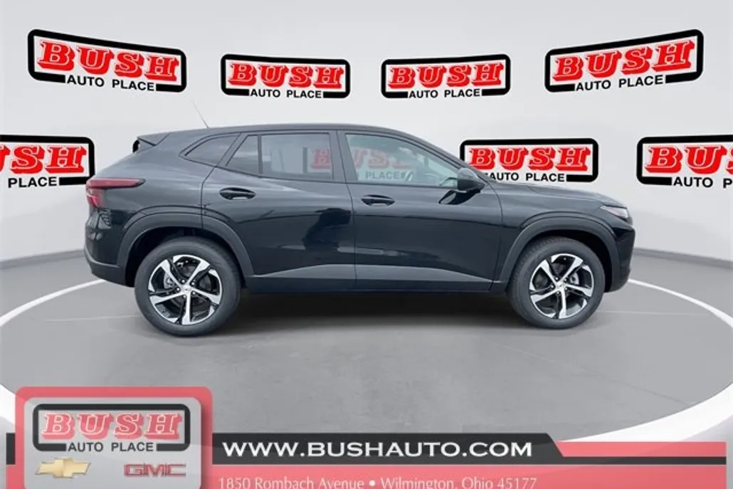 2025 Chevrolet Trax photo 1