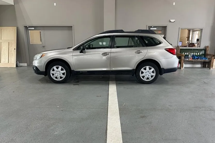 2016 Subaru Outback 2.5i photo 1