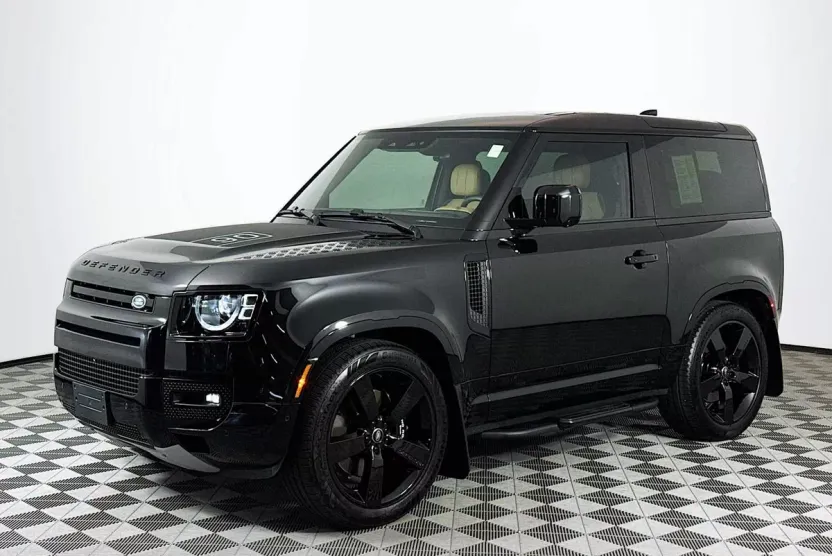 2025 Land Rover Defender V8 photo 1