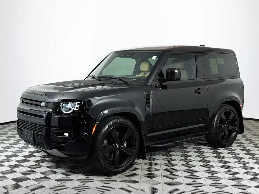 2025 Land Rover Defender V8 photo 1