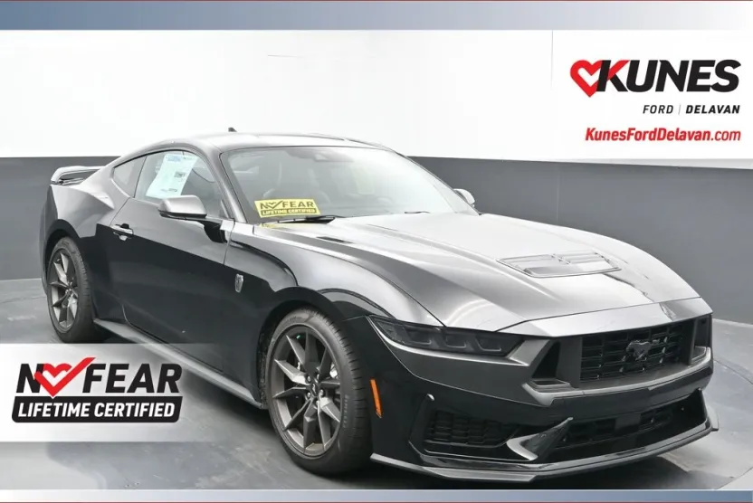 2025 Ford Mustang Dark Horse Deluxe photo 1