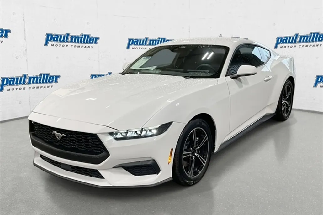 2025 Ford Mustang EcoBoost photo 1