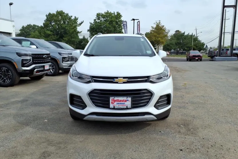 2020 Chevrolet Trax LT photo 1