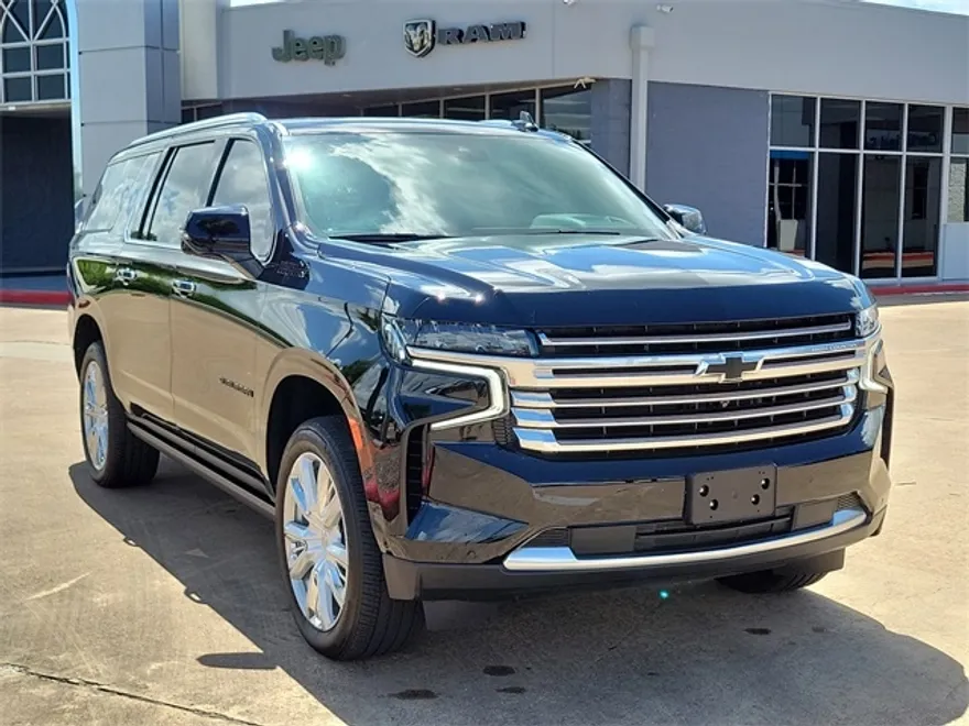2024 Chevrolet Suburban High Country photo 1
