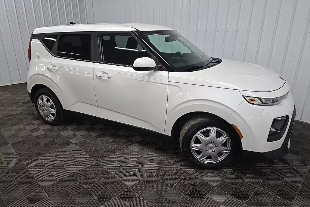 2021 Kia Soul LX photo 1