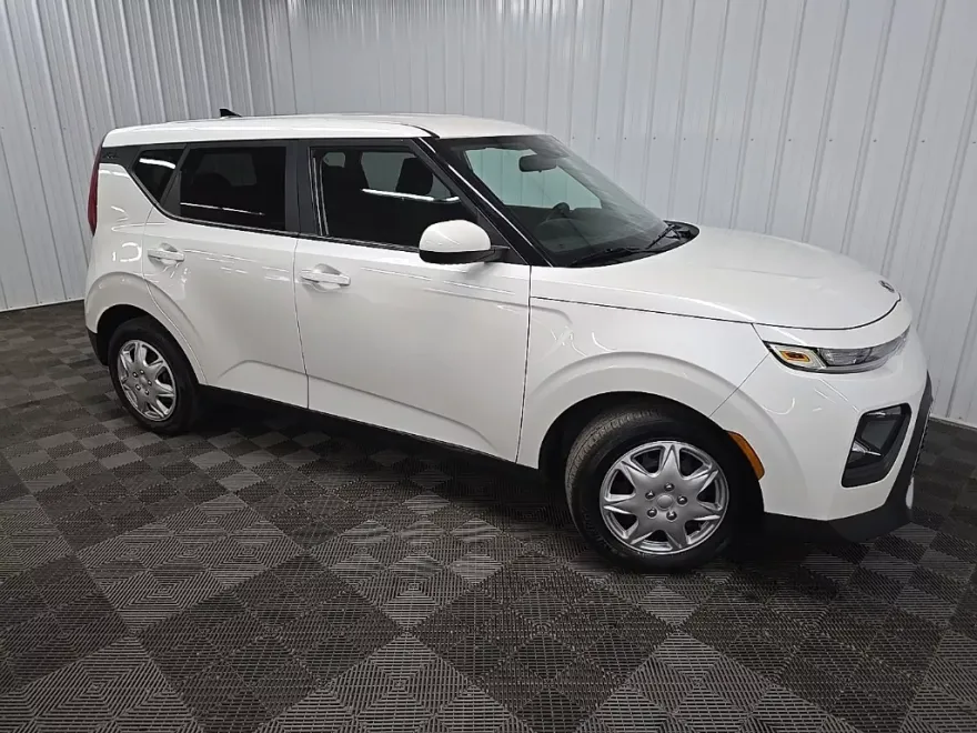 2021 Kia Soul LX photo 1