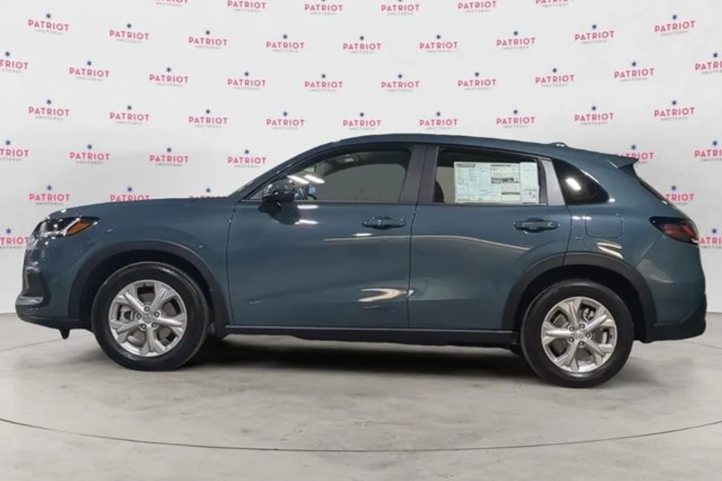 2025 Honda HR-V LX photo 1