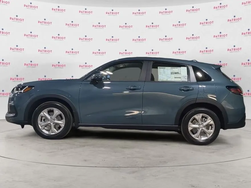2025 Honda HR-V LX photo 1
