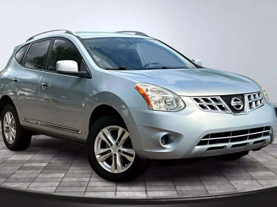 2012 Nissan Rogue SV photo 1