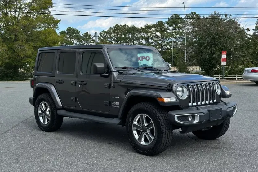 2020 Jeep Wrangler Unlimited Sahara photo 1