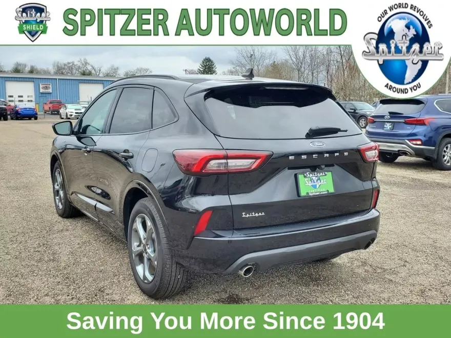 2024 Ford Escape ST-Line photo 1