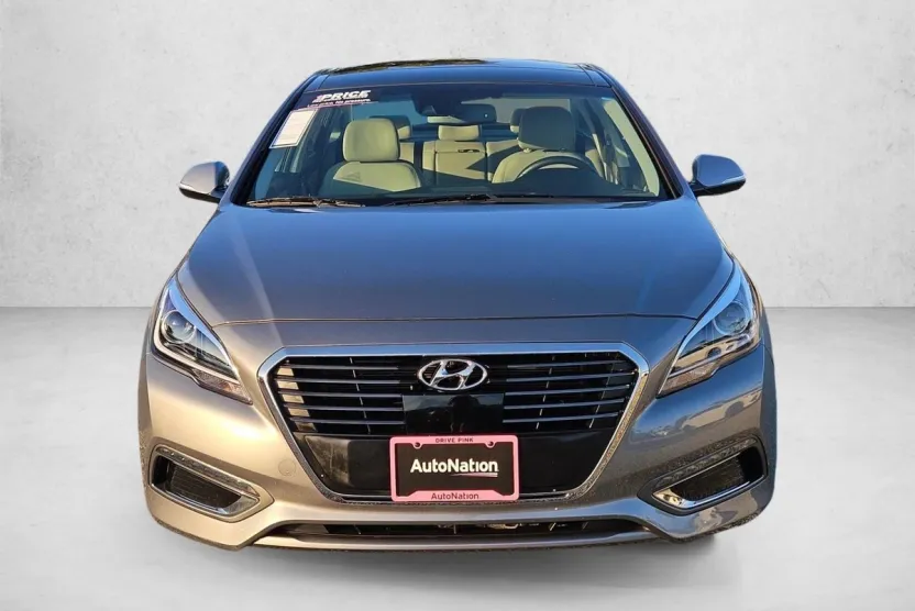 2017 Hyundai Sonata Hybrid Limited photo 1