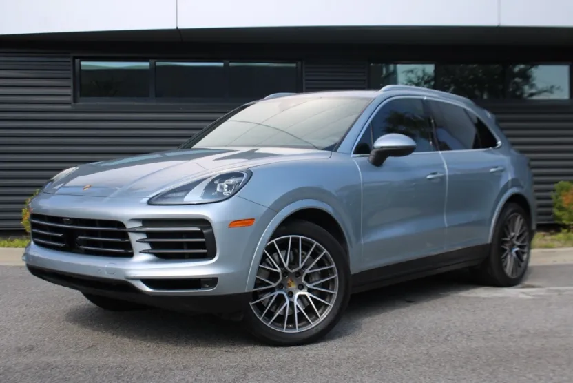 2021 Porsche Cayenne S photo 1