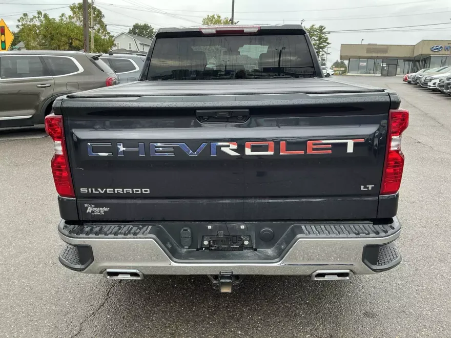 2023 Chevrolet Silverado 1500 LT photo 1