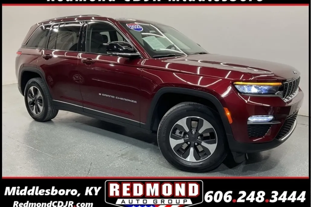 2023 Jeep Cherokee 4xe photo 1