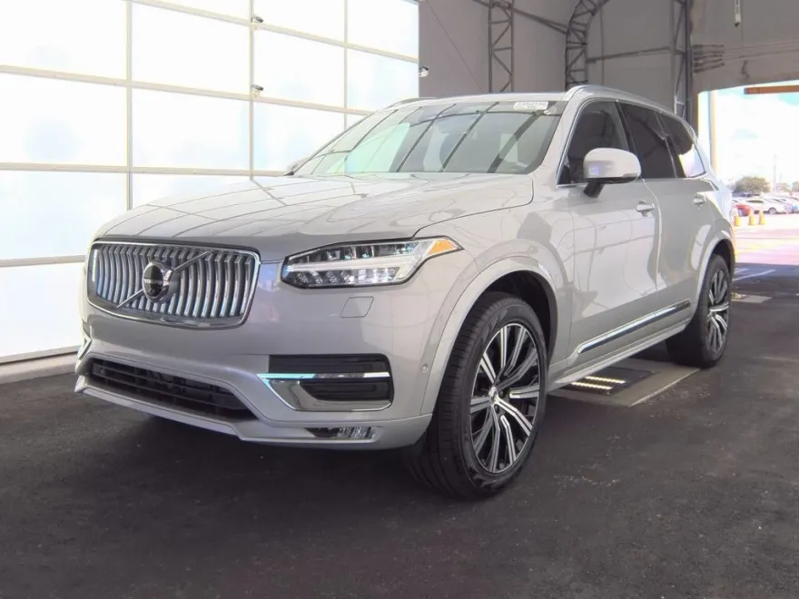 2025 Volvo XC90 Plus photo 1