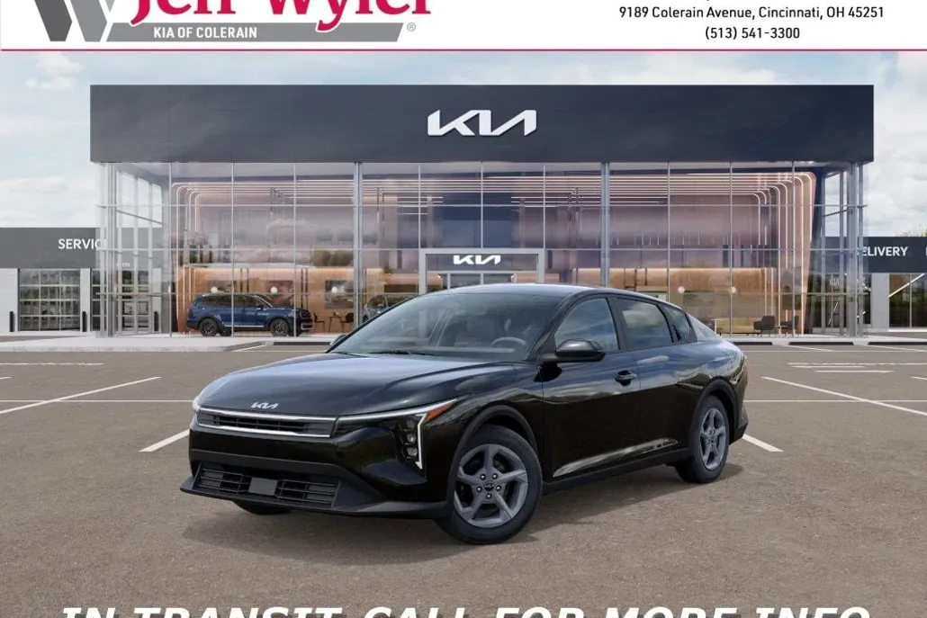 2025 Kia K4 LXS photo 1