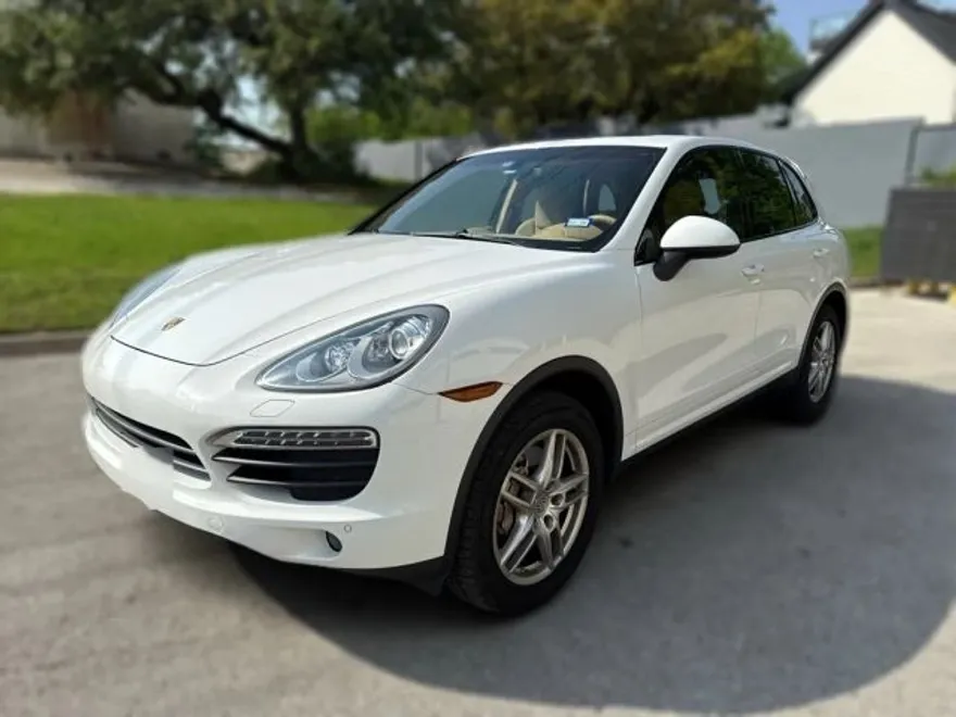 2014 Porsche Cayenne S photo 1