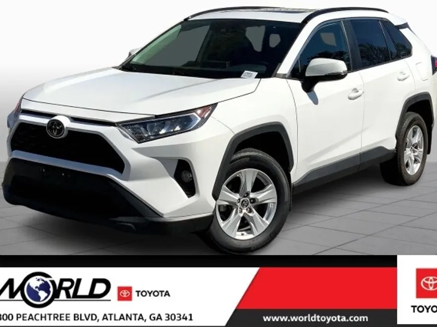 2020 Toyota RAV4 XLE photo 1