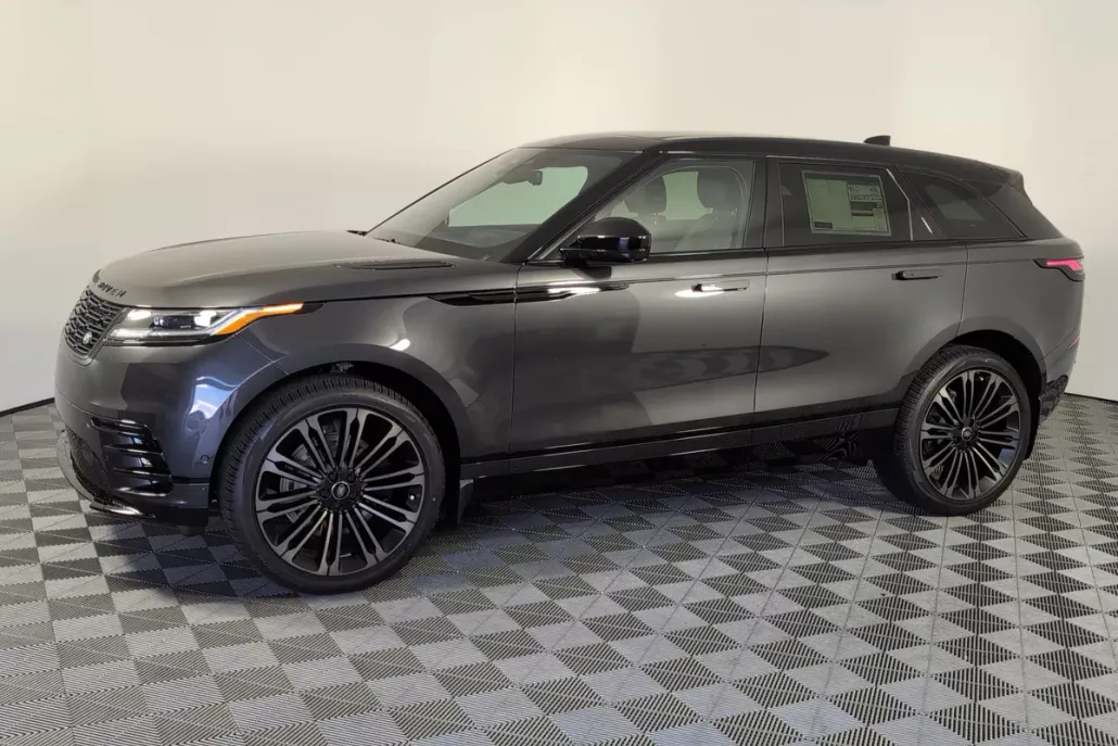 2026 Land Rover Range Rover Velar SE photo 1