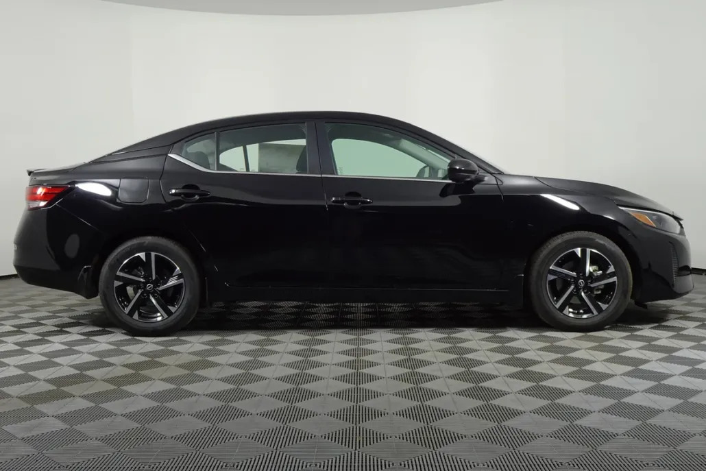 2025 Nissan Sentra SV photo 1