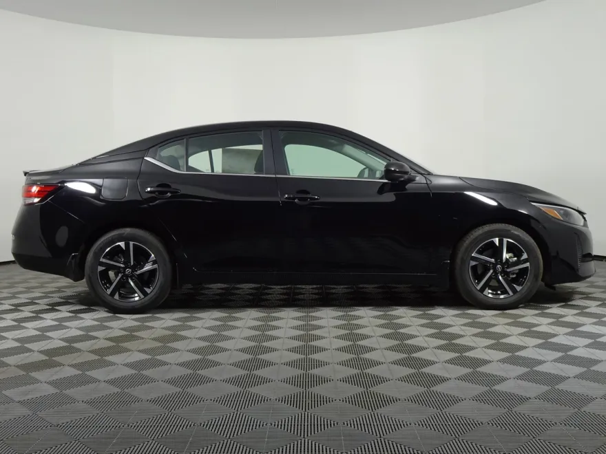 2025 Nissan Sentra SV photo 1