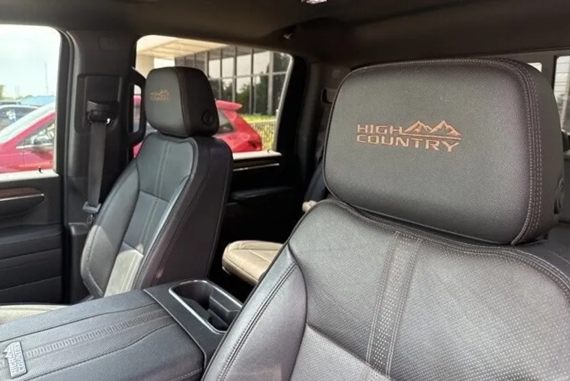 2024 Chevrolet Silverado 2500HD High Country photo 1
