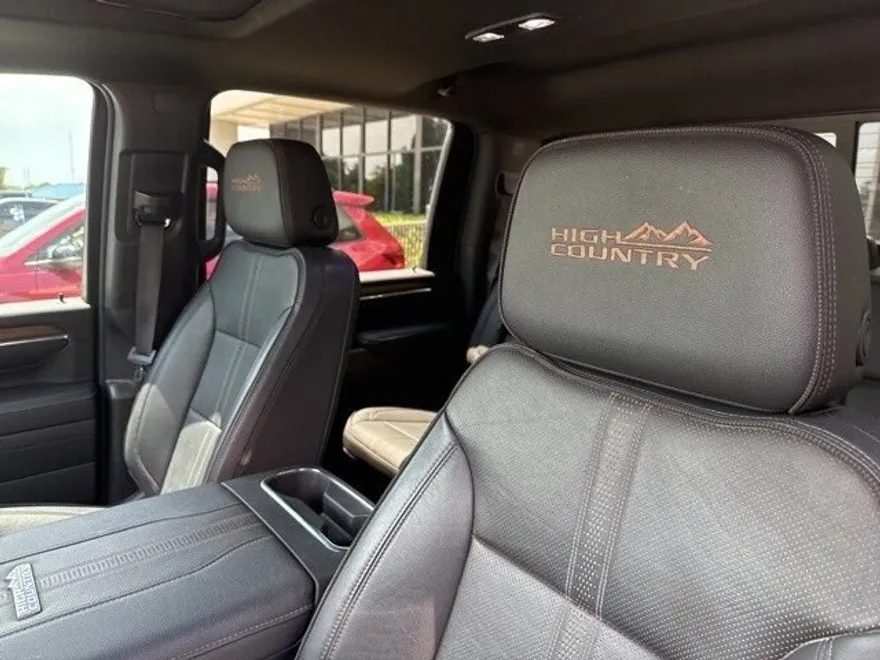 2024 Chevrolet Silverado 2500HD High Country photo 1