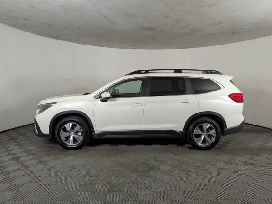 2024 Subaru Ascent Premium photo 1