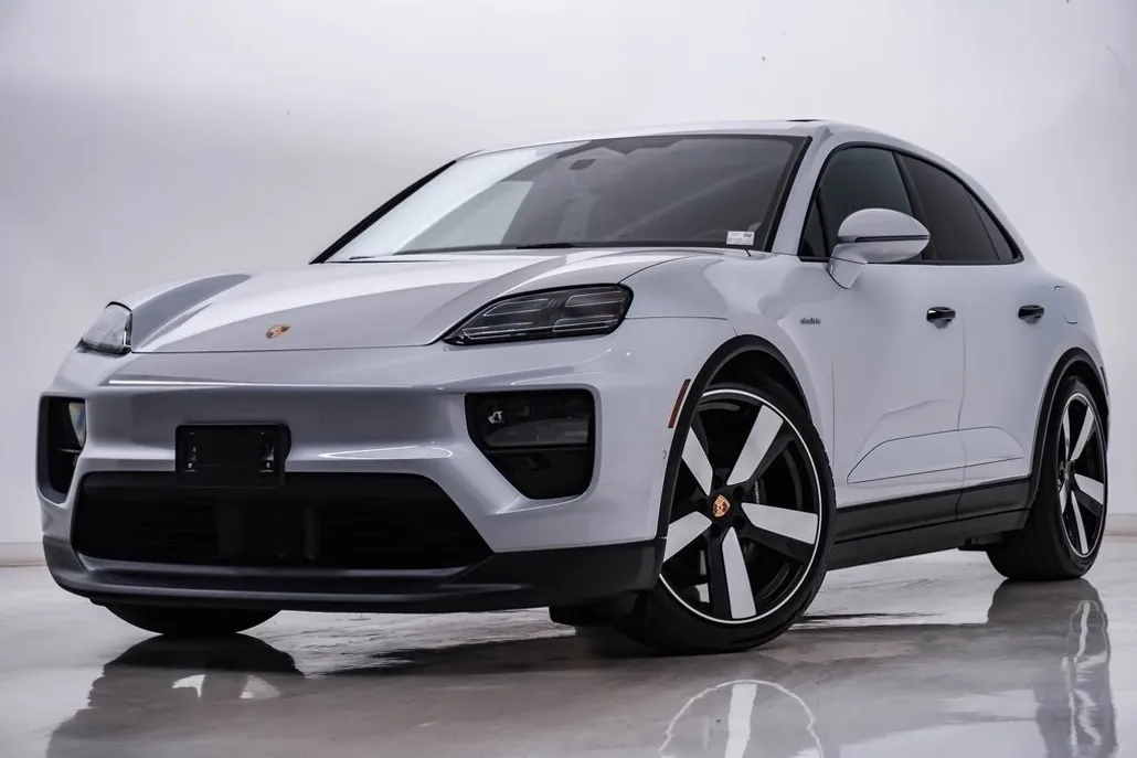 2024 Porsche Macan Electric 4 photo 1