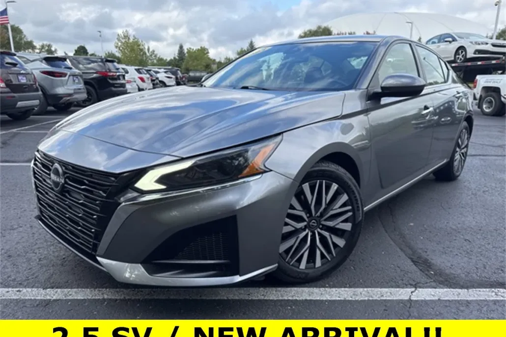 2023 Nissan Altima 2.5 SV photo 1