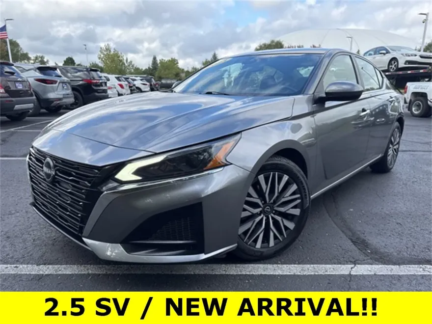 2023 Nissan Altima 2.5 SV photo 1