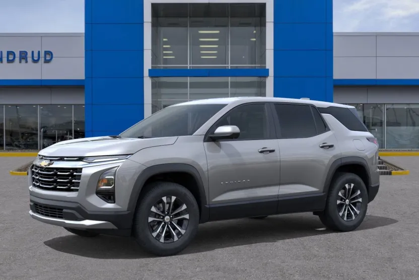 2026 Chevrolet Equinox LT photo 1