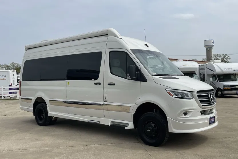 2024 Mercedes Benz Sprinter 3500 photo 1