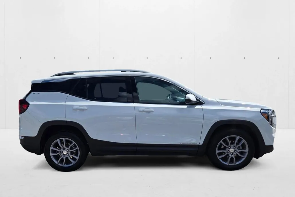 2024 Gmc Terrain SLT photo 1