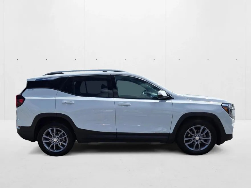 2024 Gmc Terrain SLT photo 1