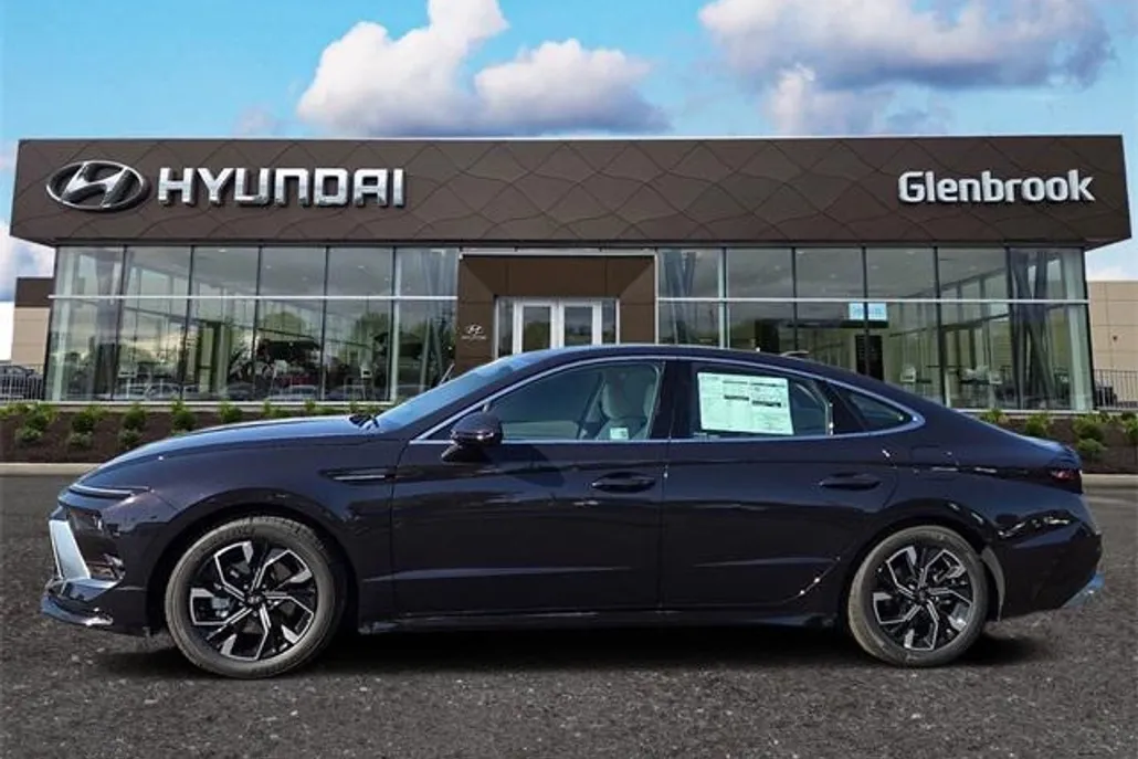 2025 Hyundai Sonata SEL photo 1