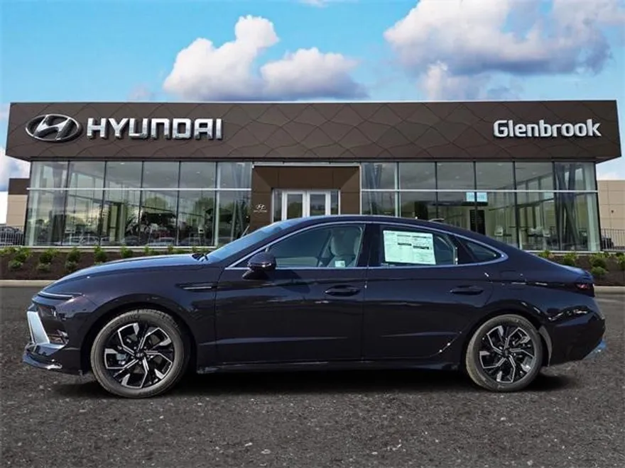 2025 Hyundai Sonata SEL photo 1