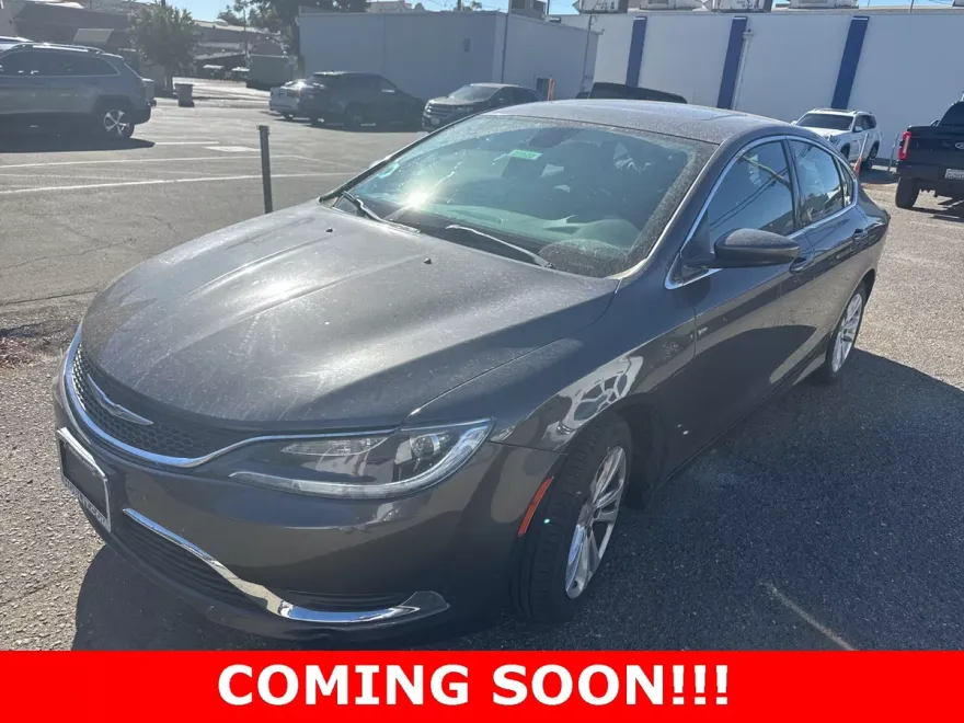 2016 Chrysler 200 Limited photo 1